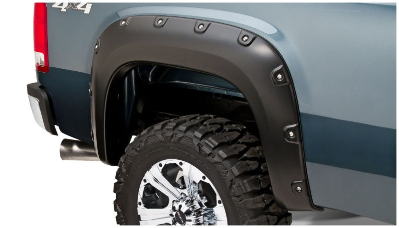 Bushwacker 11-14 GMC Sierra 3500 Fleetside Boss Pocket Style Flares 4pc Excludes Dually - Black