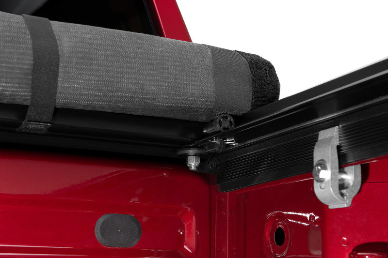 Lund 2019 Chevrolet Silverado 1500 (5.5ft. Bed) Genesis Elite Roll Up Tonneau Cover - Black