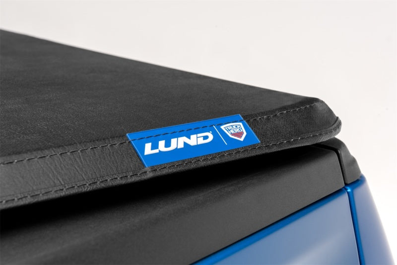 Lund 16-17 Nissan Titan XD (6.5ft. Bed w/o Titan Box) Genesis Tri-Fold Tonneau Cover - Black