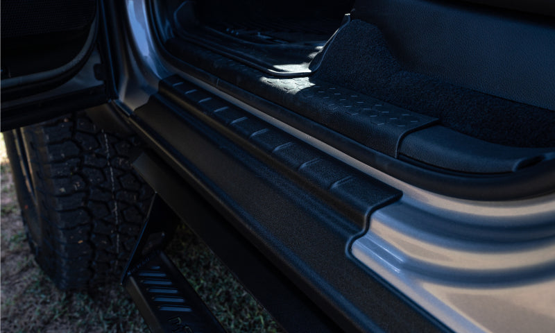 Bushwacker 09-18 RAM 1500 Extended Cab Trail Armor Rocker Panel and Sill Plate Cover - Black